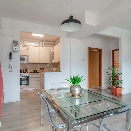 Apartment Joivy Family Flat Balcony Como